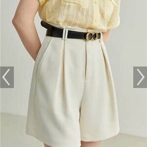 Fansilanen | Taro Middy Short